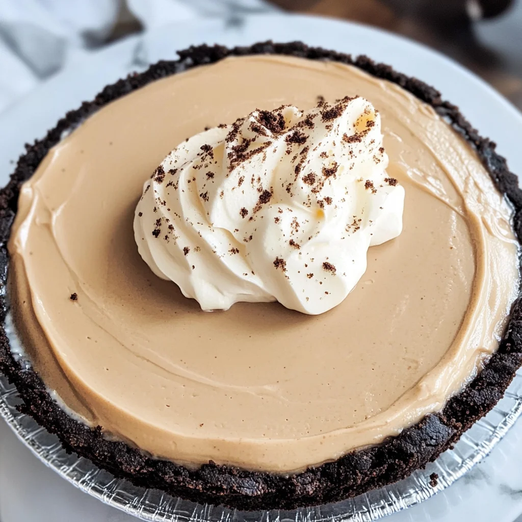Creamy Coffee Pie Recipe (No Bake, 6 Ingredients)